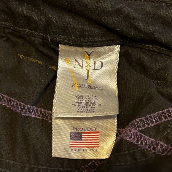 NYDJ | Black Bootcut | Size 6 | Outside seam Sequins Detail - Picture 4 of 8